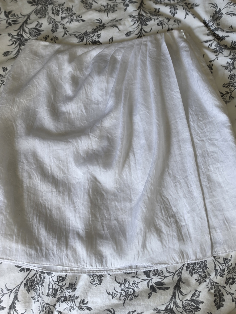 BR Classic White Mini Skirt